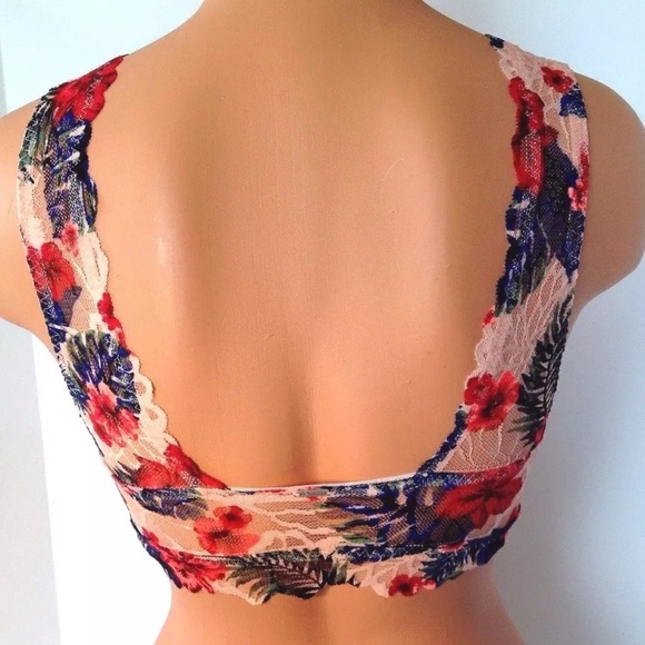 PINK Victoria’s Secret Push Up Lace Bralette - Picture 2 of 7